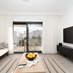 Center 2 Bedroom Calm Modern Upstairs Flat - Yeni Dunya Bodrum