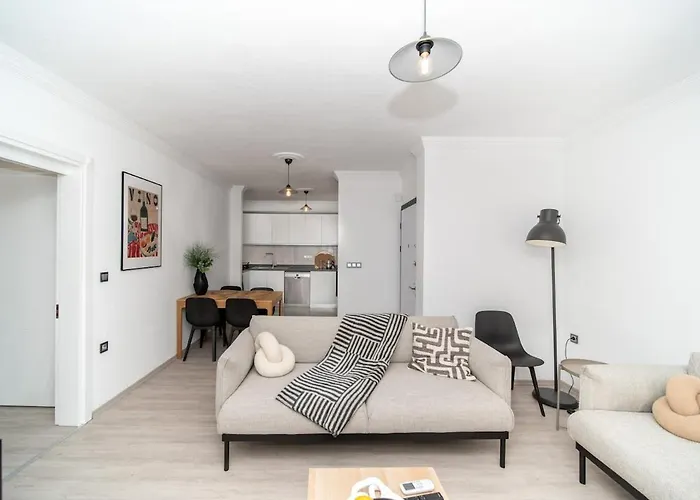 Appartement Center 2 Bedroom Calm Modern Upstairs Flat - Yeni Duenya