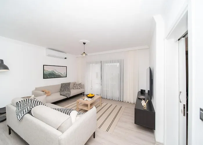 Appartement Center 2 Bedroom Calm Modern Upstairs Flat - Yeni Duenya