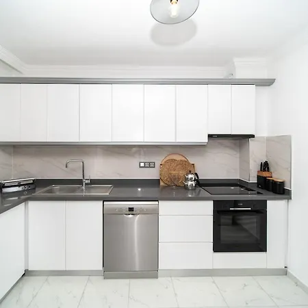 Center 2 Bedroom Calm Modern Upstairs Flat - Yeni Duenya Appartamento Bodrum