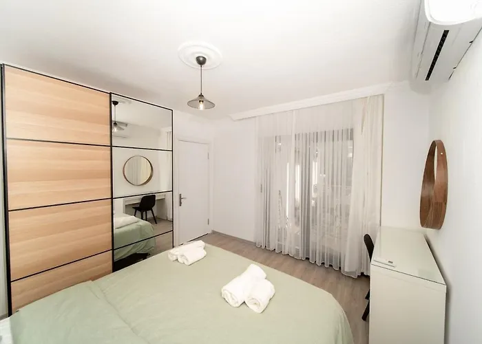 Center 2 Bedroom Calm Modern Upstairs Flat - Yeni Duenya Apartamento Bodrum
