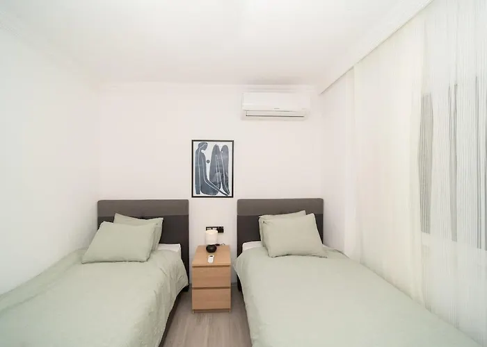 Center 2 Bedroom Calm Modern Upstairs Flat - Yeni Dunya Bodrum
