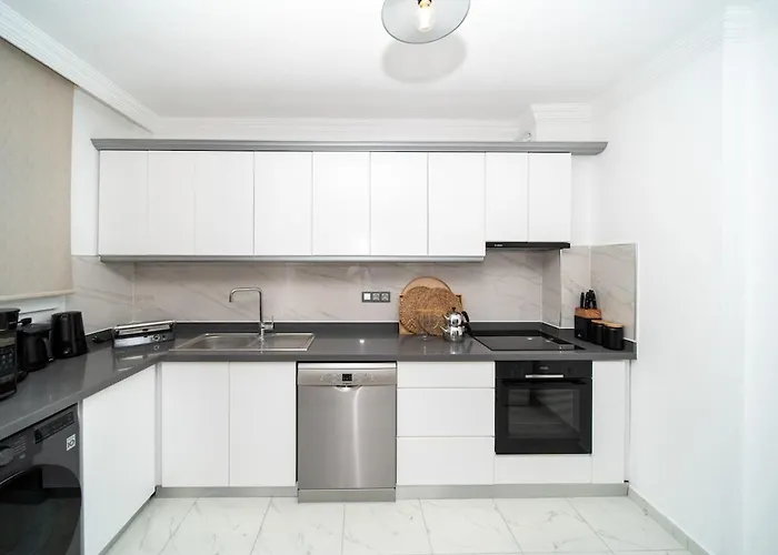 Center 2 Bedroom Calm Modern Upstairs Flat - Yeni Duenya Apartamento Bodrum