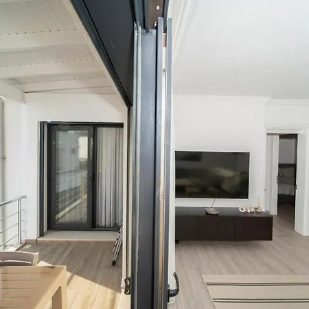 Center 2 Bedroom Calm Modern Upstairs Flat - Yeni Duenya Appartement *