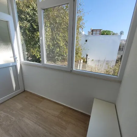 Daire Center 2 Bedroom Calm Modern Upstairs Flat - Yeni Duenya Bodrum