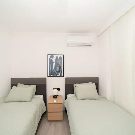 Center 2 Bedroom Calm Modern Upstairs Flat - Yeni Dunya Bodrum
