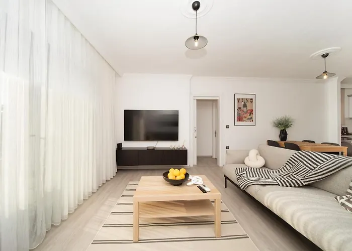 דירה Center 2 Bedroom Calm Modern Upstairs Flat - Yeni Duenya בודרום